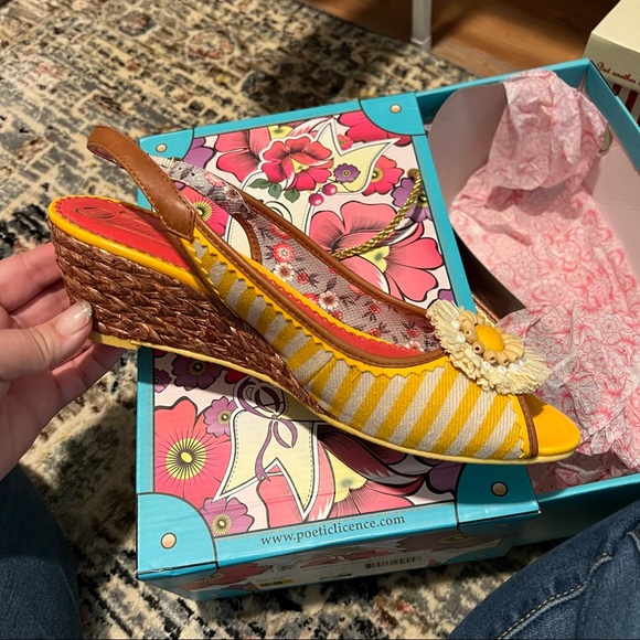 Poetic License Ava sling in yellow size 10 - Picture 4 of 5